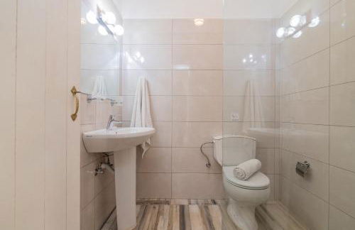 Villa Daniela - Private Pool and Serene Location, by ZanteWize - Foto 23