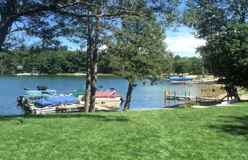 Lovely Lakefront Cabin Rental for Five Guests in West Branch, Michigan - Foto 11