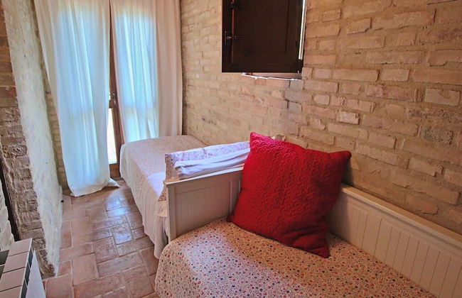 Swim, Savor, and Stroll in Umbria - Foto 11