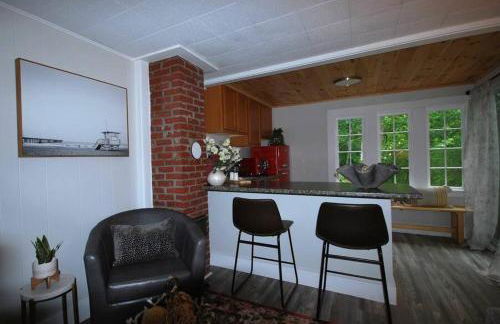 Spacious 1 Bedroom Cottage Close to Everything 3 - Foto 5