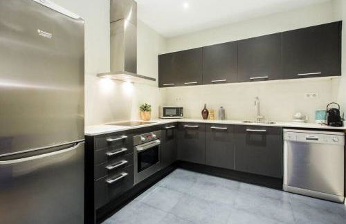 The Collection Barcelona - Bright and modern 4bedroom with terrace in Las Ramblas P2 - Photo 15