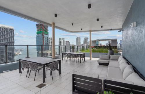 Downtown Condo with Den and Pool Access - Foto 44