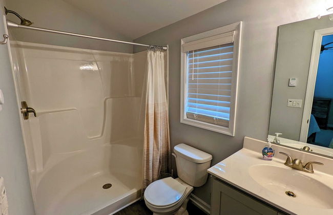 Woodland Chalet by Avantstay Deck + Lake Access - Foto 16