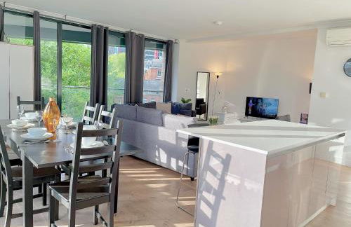 Sleek 3-bedroom flat with Balcony, Lift access, FREE WiFi in Southwark, Borough near The Shard by NourNest Apartments - Foto 19