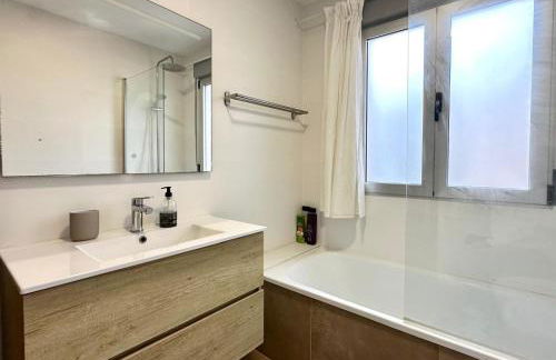 Large Apartment with Sea Views - Foto 13