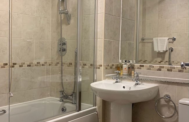 Marlyn Lodge - City of London - Photo 19