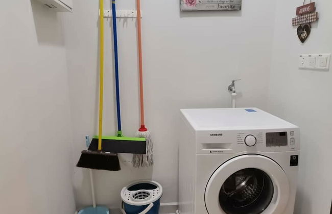 Cityview 2BR Country Garden Danga Bay @ Natol - Photo 5