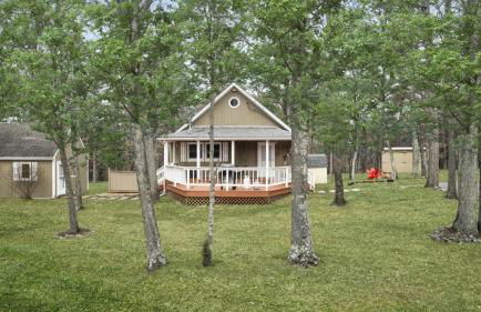 Cozy cabin w hot tub, fire pit & pet-friendly - Foto 47