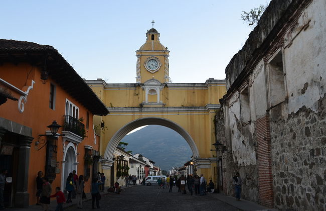 Modern and colonial Guatemala - Photo 1