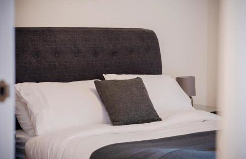 The Vizion serviced apartments from Pincott Properties - free parking, private balcony, and WiFi - Photo 71