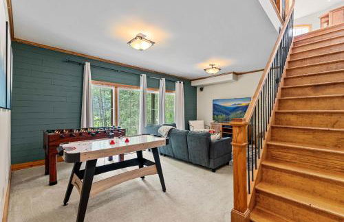 Gorgeous 5 Bdr with Hot Tub - Walk to Holi-Mont! - Foto 29