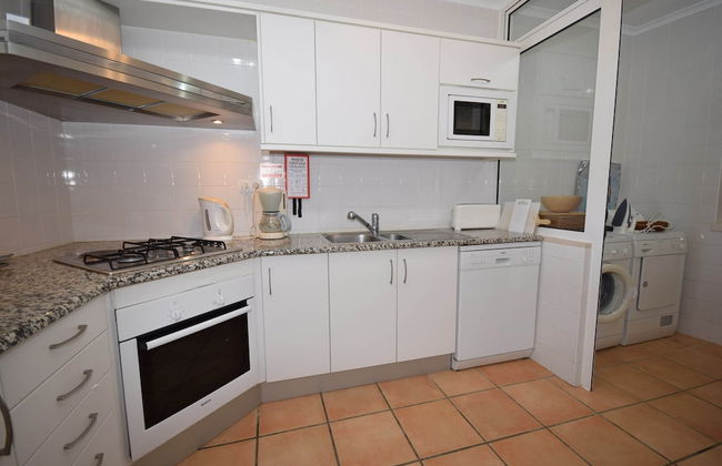 Sunny Balcony Apartment and Pool - Foto 12