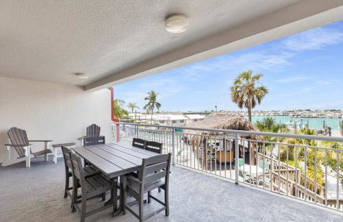 Aruba - Downtown Waterfront 2x2 Dock & Pool Pet-Friendly - Photo 7