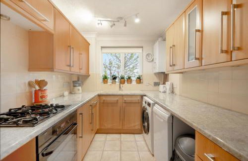 Long Stay 2BR Garden View Flat WiFi Parking Dishwasher Walk to Bromley High St & Station - Foto 15