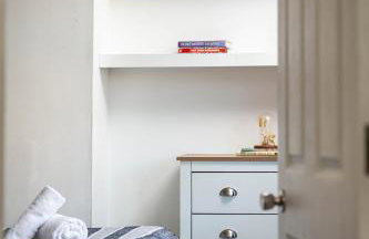 NEW Groups & Contractor Stays-5Bed-2Bath-Parking-By FabAccommodation - Foto 13