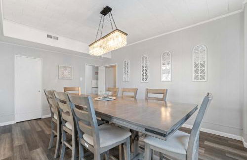 Escape to Raleigh Ave Glamour - Steps to the Beach - Foto 5