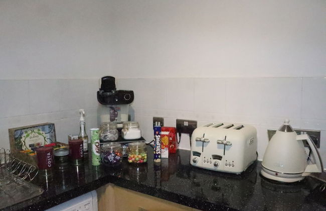 Skyline Haven Modern 2BR w/ Free Parking & 4kTV - Photo 77