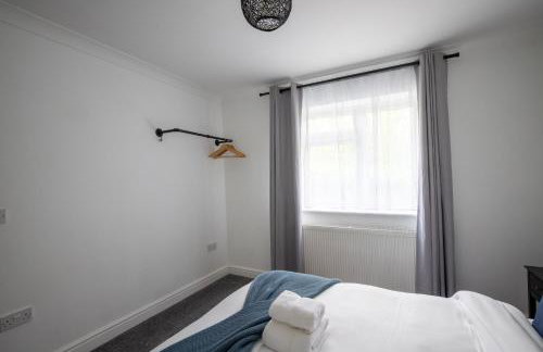Modern Detached 4-Bedroom 2-Bath Home, Guildford - Foto 20