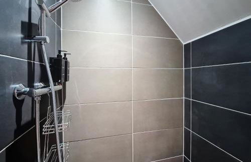 Chez Dame Coco - Entièrement neuf - Tram centre-ville immédiat - Confortable - Proche centre - Foto 13