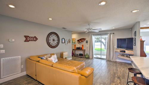 Waterfront Lake Placid Home with Dock and Fire Pit - Foto 4