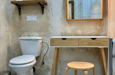 Charming Studio with Private Patio in Old Town - Photo 8