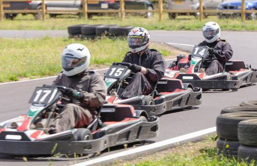 Spacious 5-Bedroom Victorian House Near Sandbanks - Sleeps 14, Parking & Garden - Foto 47