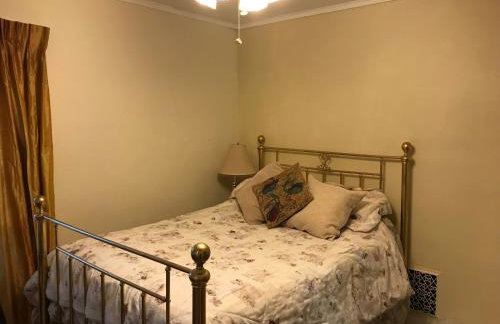 Room - Airport, Eastman Dental, UofR & Medical Ctr at Strong Hospital-Professionals Welcomed - Foto 16