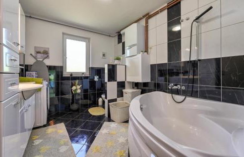 Awesome Home In Ivanec With Wi-Fi - Foto 26