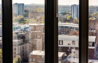 Stylish Skyline Apartment - 2 Bed, 2 Bath, Gym, Concierge in City Centre - Foto 48