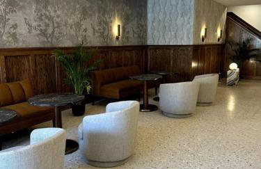 West Market Square View, Historic Hotel DTWN, King Bed, Room # 401 - Foto 12