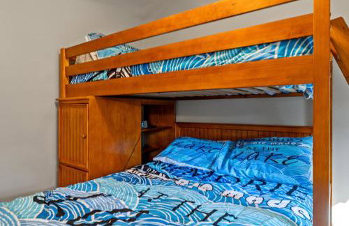 Little blue house on the lake - Photo 18