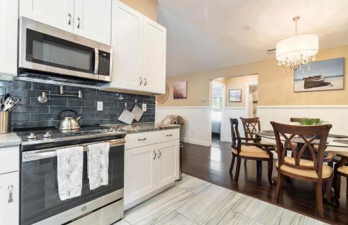 Your Home Away From Home 3Br 2Bth House with EV PLUG IN on site & Only 8 min to downtown - Foto 22