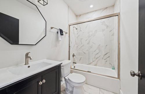 3BR Stylish Retreat, Minutes from Downtown Pittsburgh, Free 3-Car Parking - Foto 21