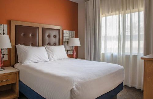 Enjoy Las Vegas Blvd with the Family in 2BD condo with resort lazy river - Foto 15