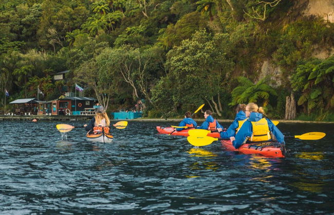 Balade en kayak sur le lac Rotoiti + Piscines thermales de Manupirua - Photo 3
