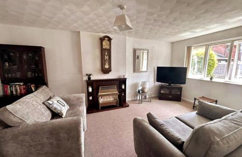 Oldham Bungalow Retreat: 2BD Peaceful Comfort - Foto 1
