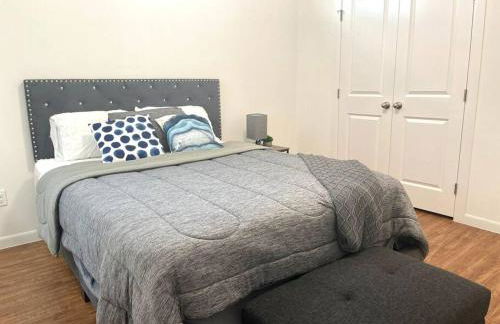 NEW! 5 min from Mall, Airport, and Dinning! - Foto 9