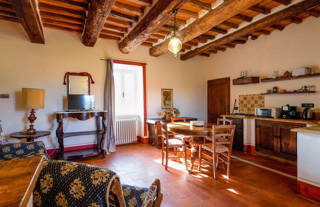 Adorable Farmhouse in Asciano - Photo 6
