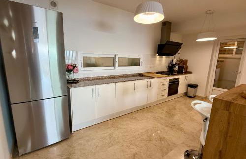 Precioso apartamento con piscina, vistas a mar - Foto 42