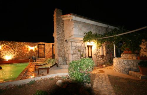 Three Sisters, absolutely unique stone houses, 200 m from the beach - Photo 20