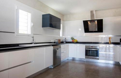 Villa in San Antonio Sleeps 10 - Foto 25