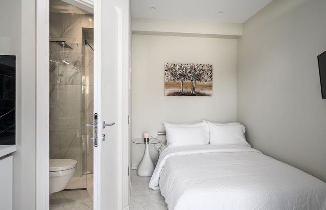 Villa Monte Leone by Konnect with Pool, Hot Tub, Spa Room & Stunning Seaview - Photo 9