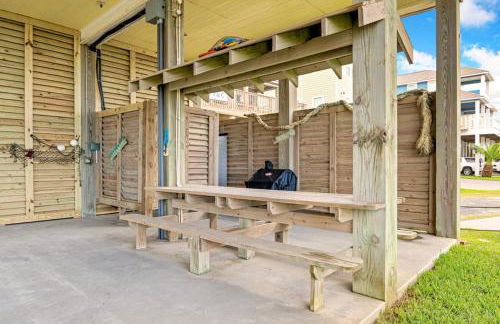 BEACHFRONT with DECK Hot Tub and View and Cargo Lift Sleeps 14 - Foto 52