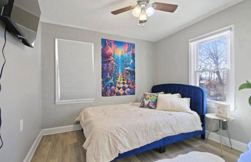 Down the Rabbit Hole walk to downtown - Foto 23