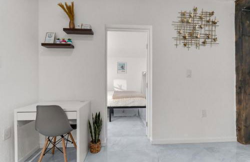 Yellow Door Oasis airport, cruise port and beach close-by - Foto 30