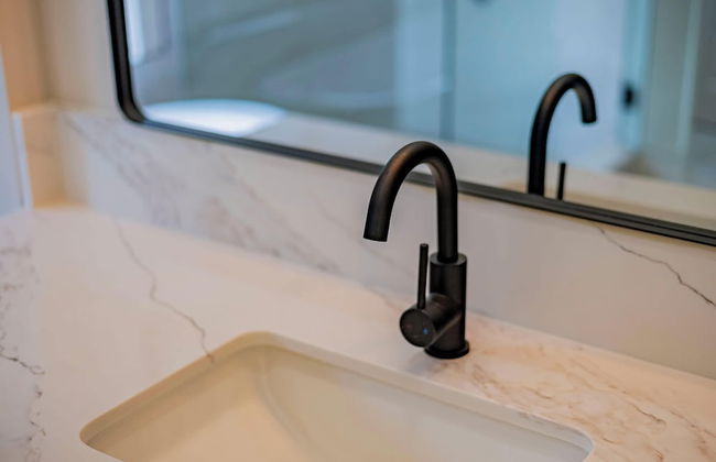 Newly Remodeled Suburban House - Foto 43