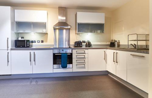 ShortstayMK Vizion apartments, with free superfast wi-fi, parking - Foto 122