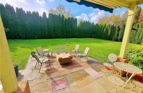 It's A Wonderful Life - Main St Penn Yan - Walk to Shops & Dining - Hot Tub - Pets OK - Seneca & Keuka Lake - Foto 16