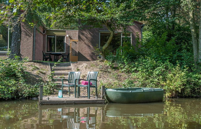 Bungalow in Weert With Private Jetty - Foto 1