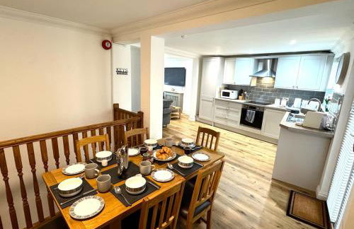 NEW Central Ryde Retreat, Melville Duplex, short walk to Beach Sleeps 6 - Foto 44